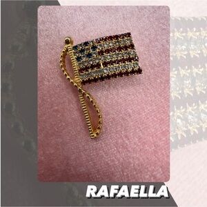 EUC Vintage Rafaella Gold Tone Rhinestone American Flag Brooch